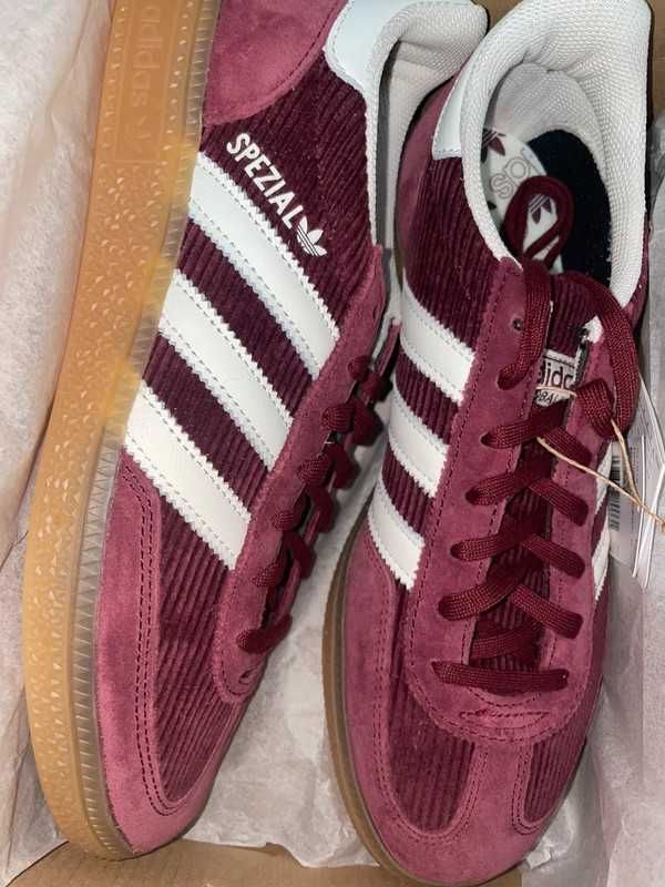 Shadow Red\Piłka ręczna\adidas\nowy UnisexTrampki.39