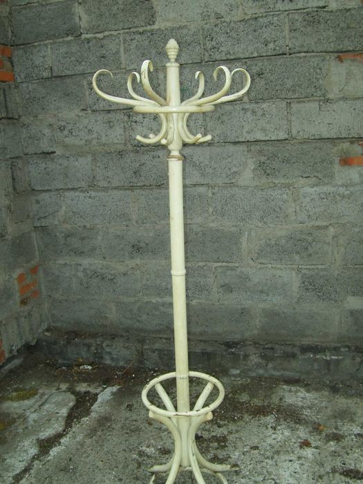 bukowa garderoba Thonet do renowacji
