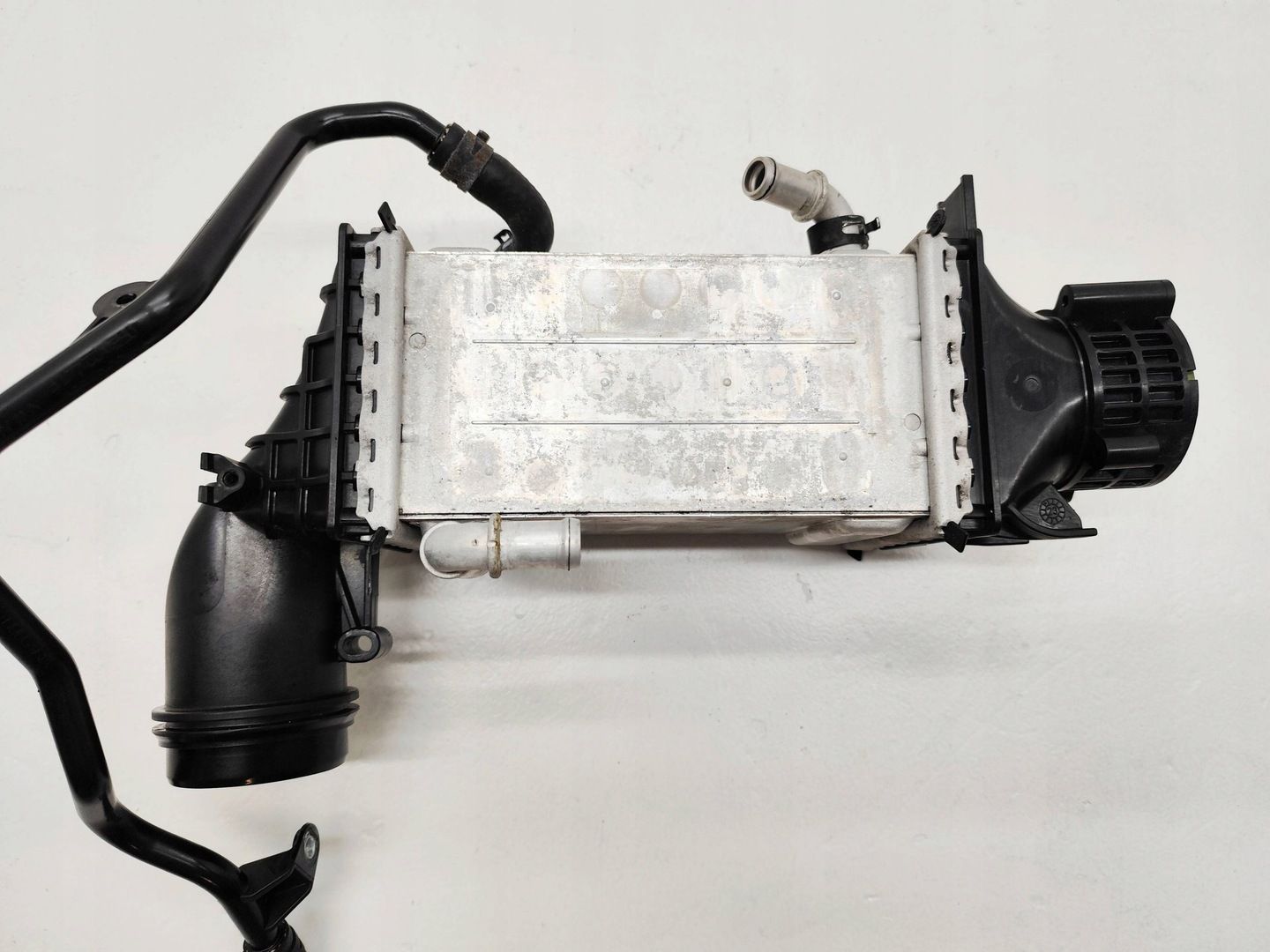 VW T-ROC 1.5TSI INTERCOOLER CHŁODNICA POWIETRZA 04E145785P