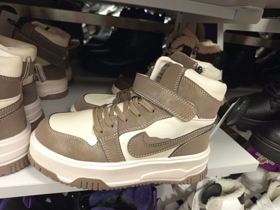 Продам,зимове взуття