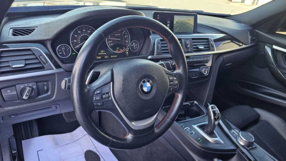 BMW 3 Series 330i      2018