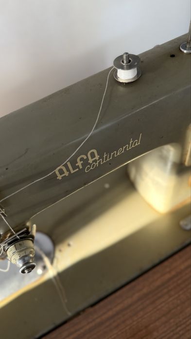 Maquina de costura Alfa