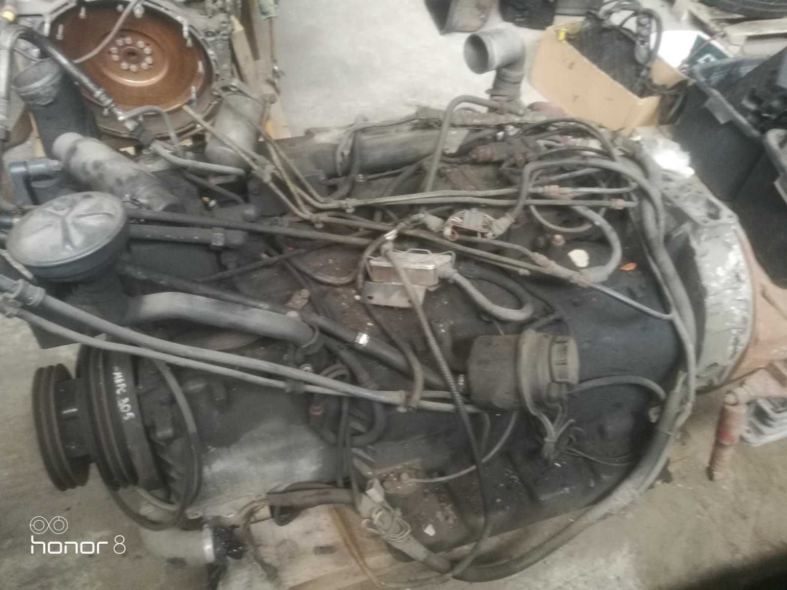 Двигун лежачий автобус мерседес 305 дизель