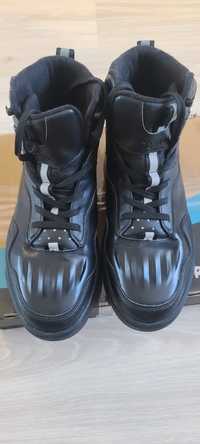 Продам мужские зимние высокие ботинки кроссовки Termit 29 см.