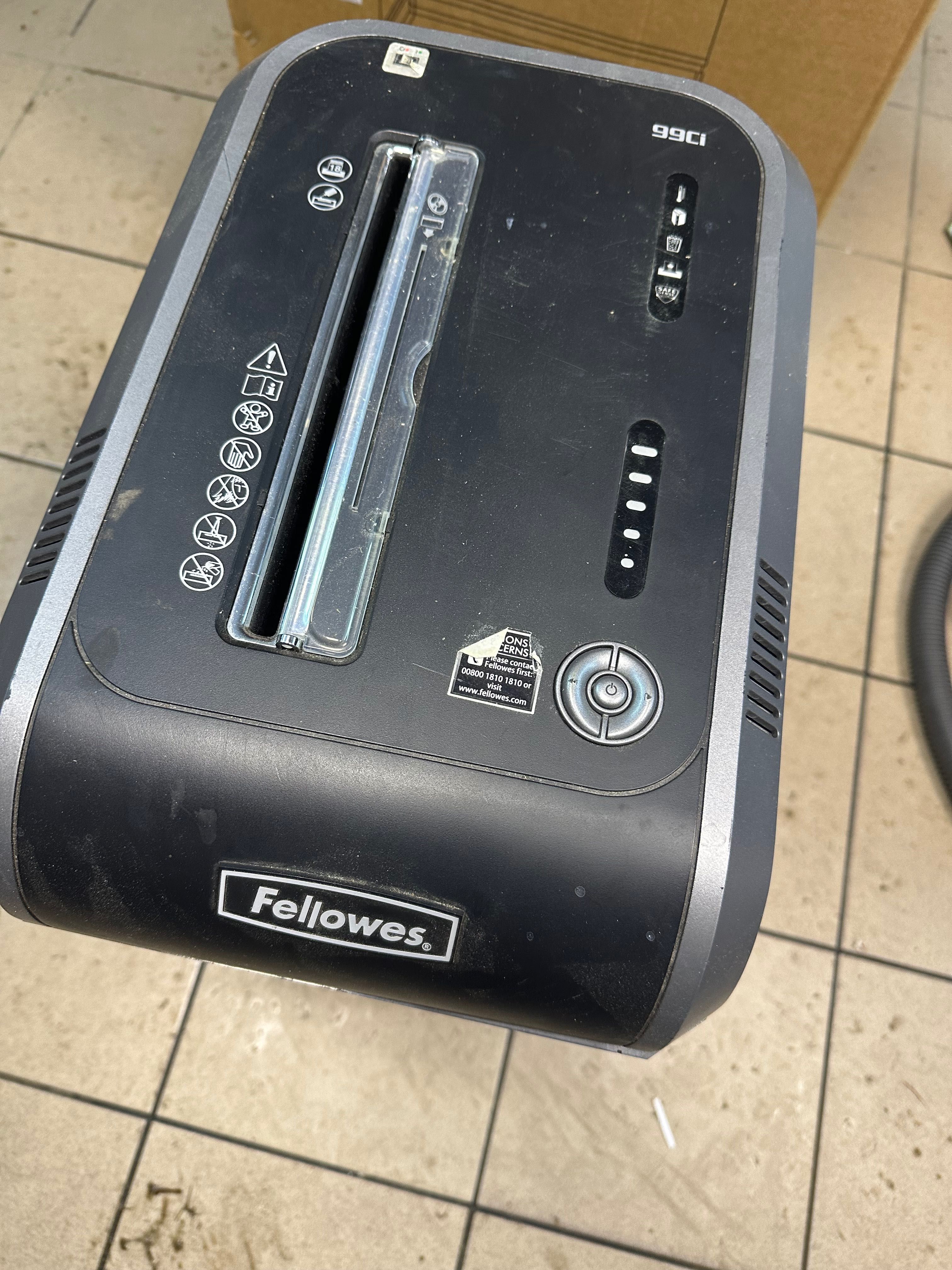 Używana niszczarka  FELLOWES 99 Ci
