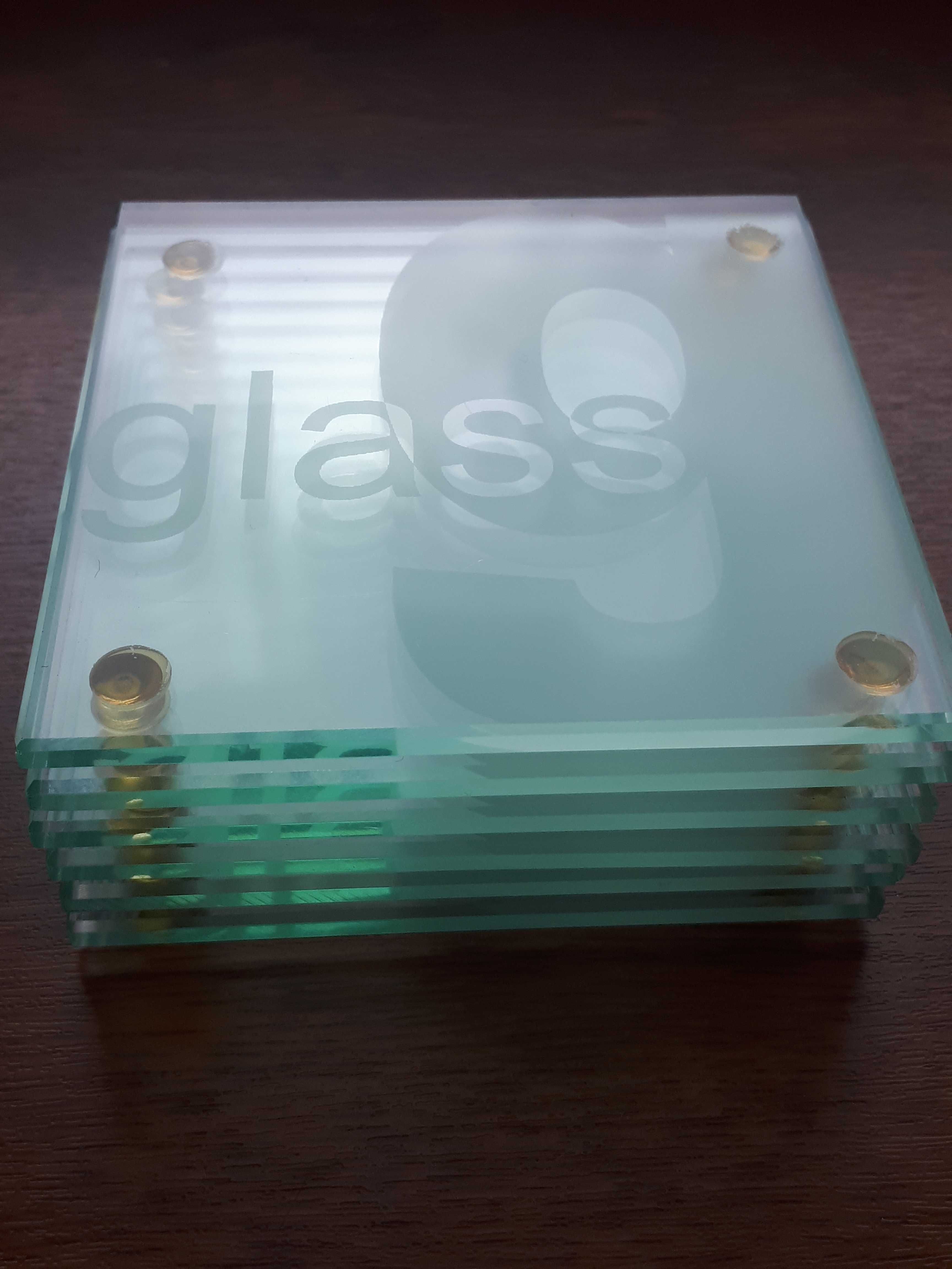 Zestaw 6 szklanych podstawek pod szklanki / kieliszki/kubki