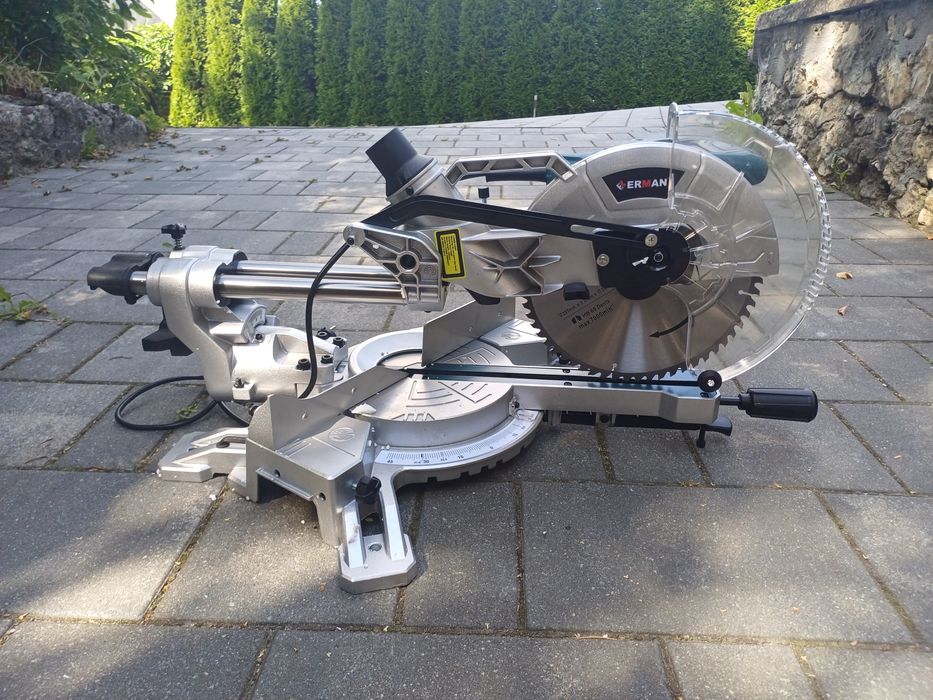 Pilarka Ukosowa 3500W  Piła Ukośnica z Posuwam 255mm