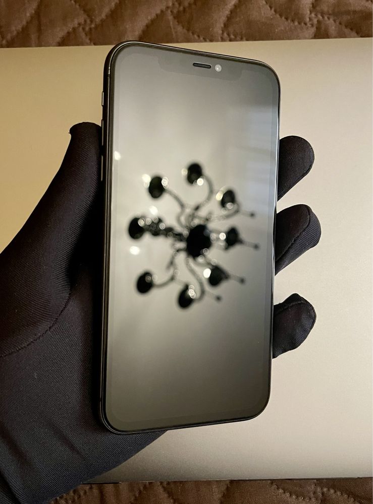 IPhone 11 64GB Neverlock  АКБ : 93%