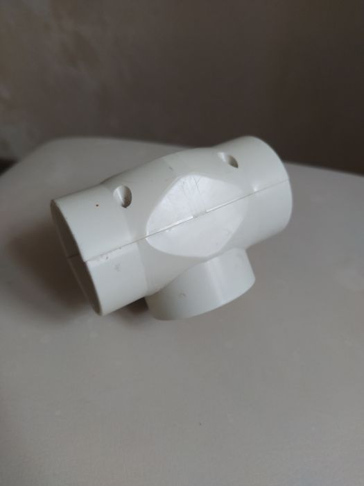 Rozgałęźnik Na 3 Wejścia W Dobrym Stanie Kolor Biały