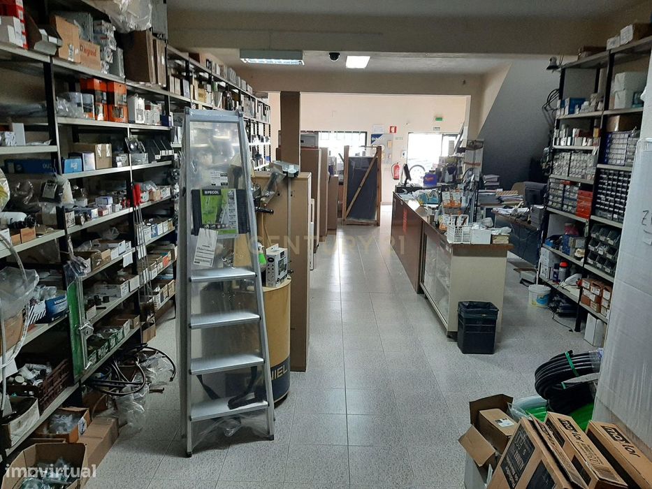 Venda de empresa com armazém e loja de venda ao publico, no ramo da el