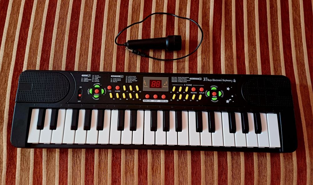 Дитячий навчальний синтезатор з мікрофоном