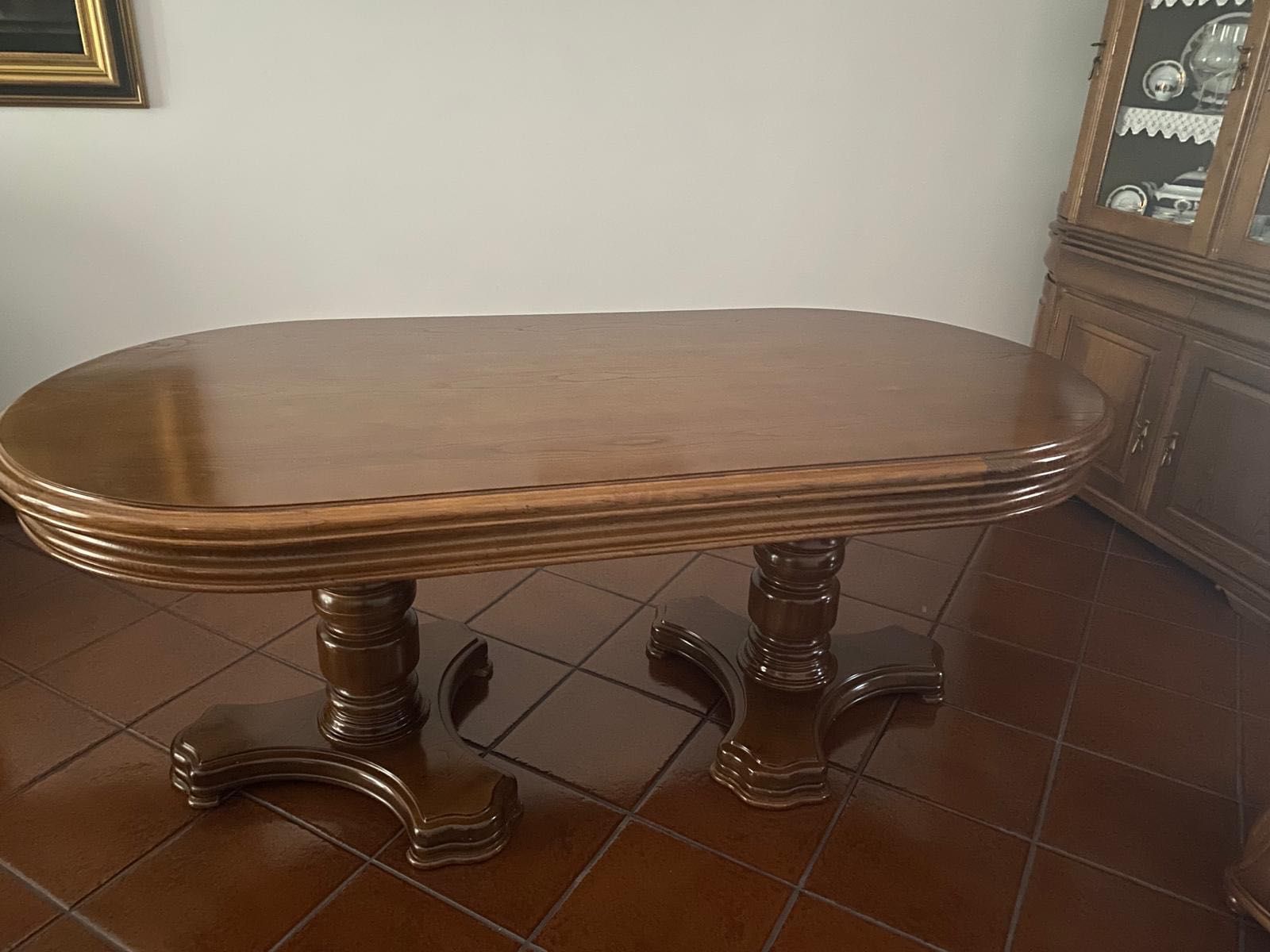 Mesa de jantar em Carvalho Francês