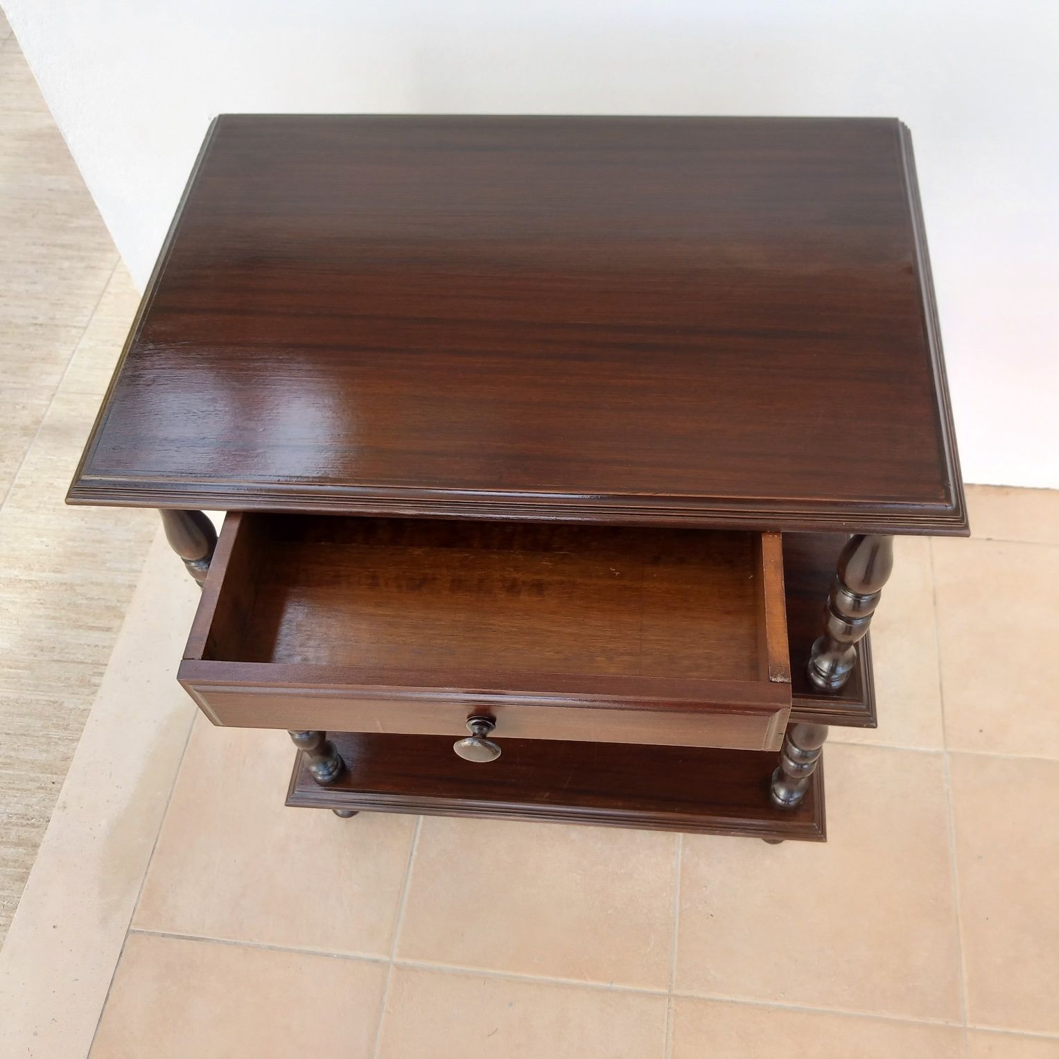 Mesa apoio  em madeira