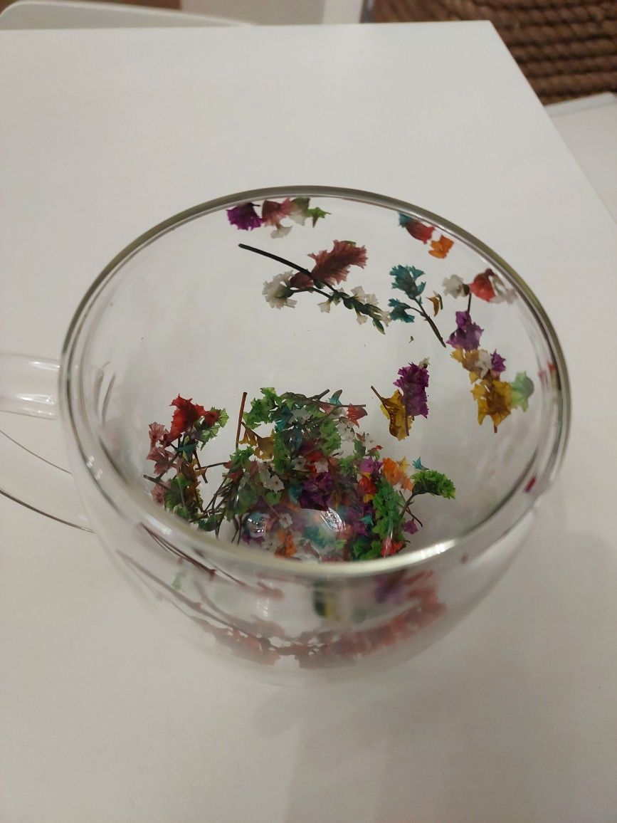 Urokliwa delikatna szklana szklanka 350ml letnie kwiaty szkło