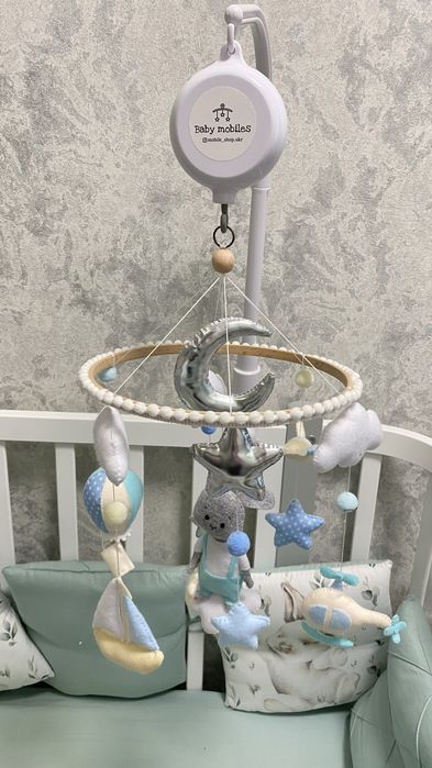 Мобіль на дитяче ліжко