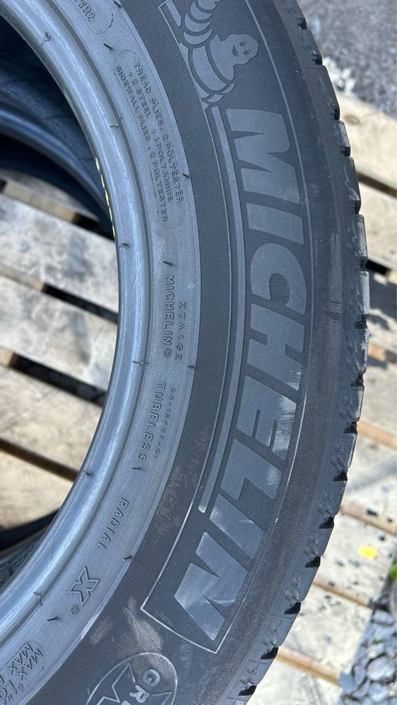 Пара літніх шин Michelin R17 225/65