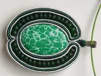 Naszyjnik z zielonym kamieniem