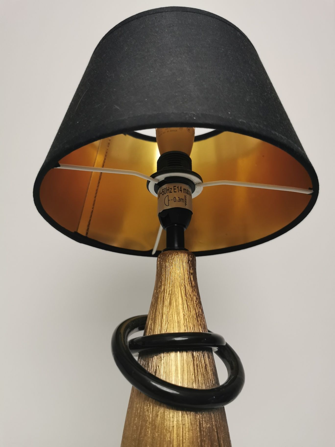 Lampa stołowa czarna