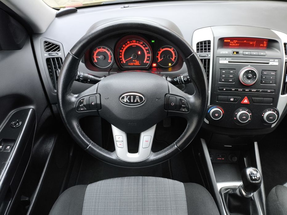 KIA Ceed 1,6 Vision Benzyna 2010r Złoty SuperAuto