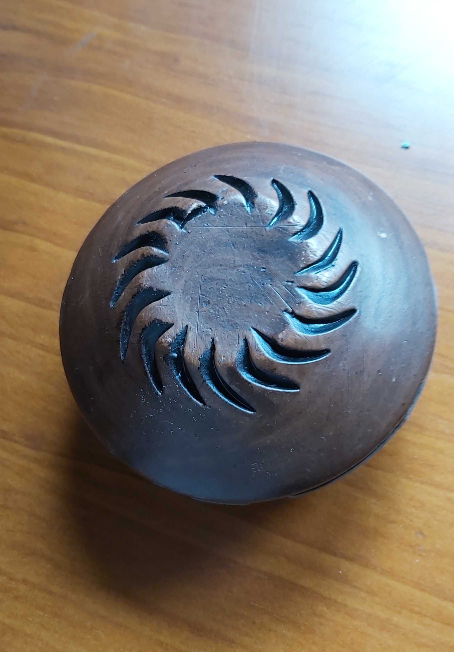 Cinzeiro com design étnico