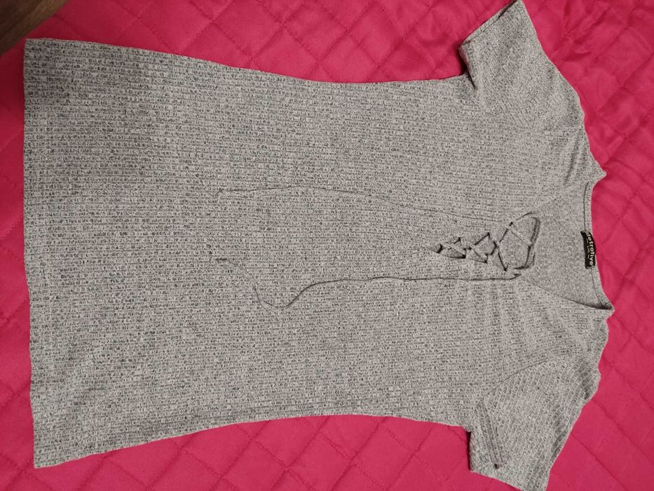 Szara bluzeczka wiązany dekolt prążek