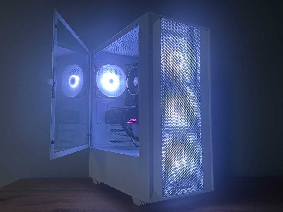 Komputer Gamingowy RX 7600 Ryzen 5 16GB RAM SSD Biały PC do Gier