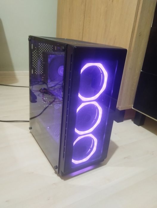 Komputer stacjonarny Ryzen 7 / RX 570 / 32GB RAM / SSD + HDD