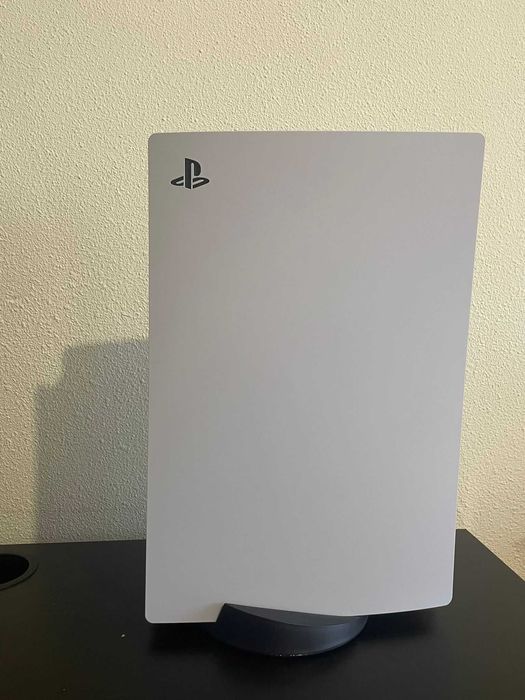 PlayStation 5 + 2 Comandos PS5 + Fone Razer Kraken Lite