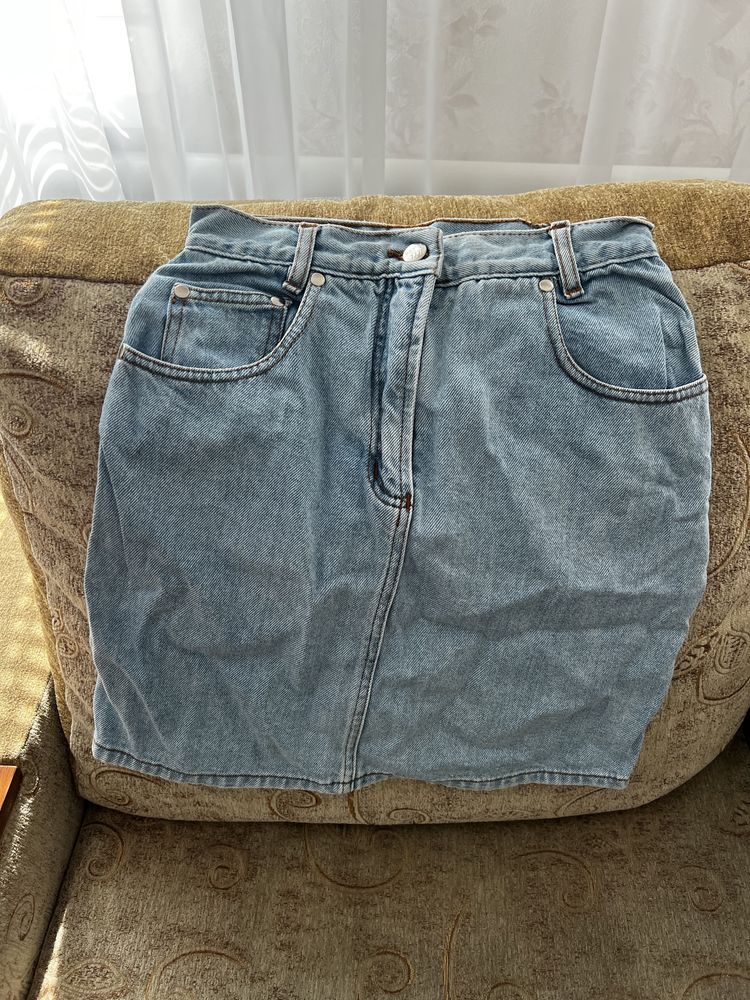 Продам женскую джинсовую юбку