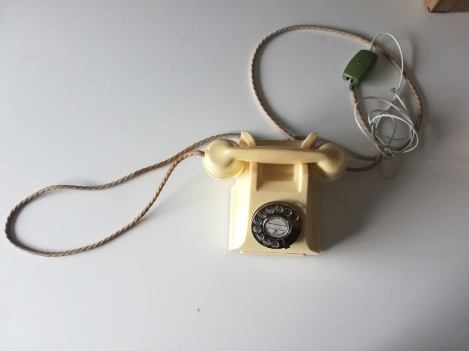 Telefone antigo 332 - A trabalhar