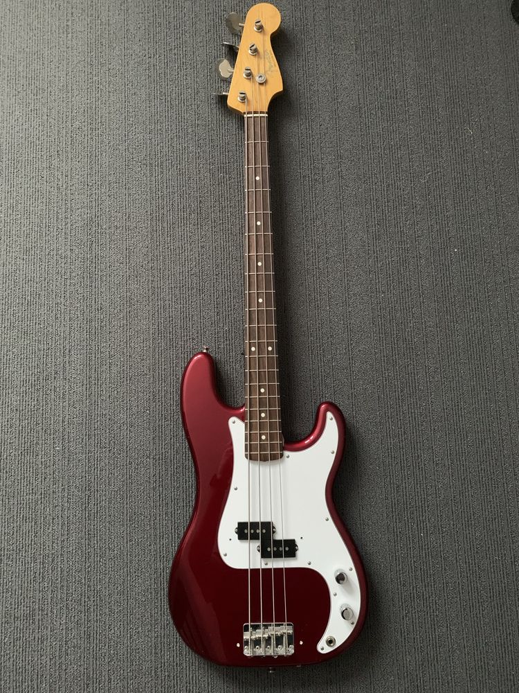 Fender precision bass 62 japan, USA pickup !