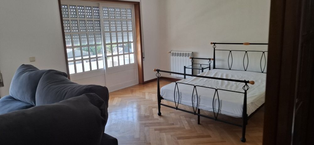 Quartos para arrendar em Pedroso - só senhoras