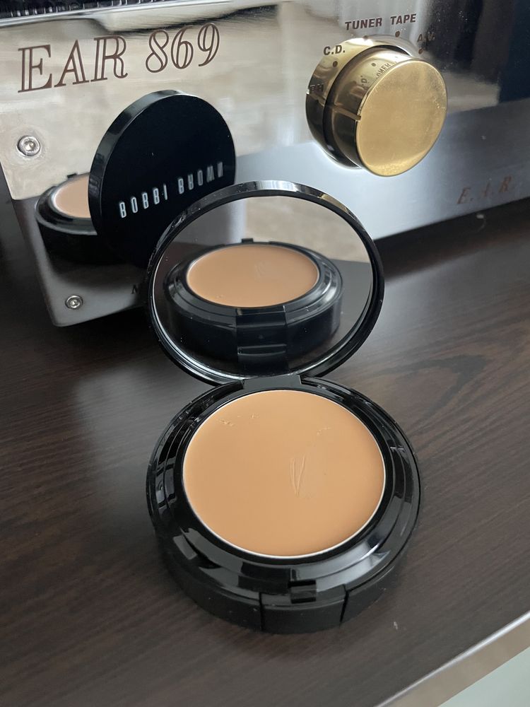 Крем-пудра Bobbi Brown