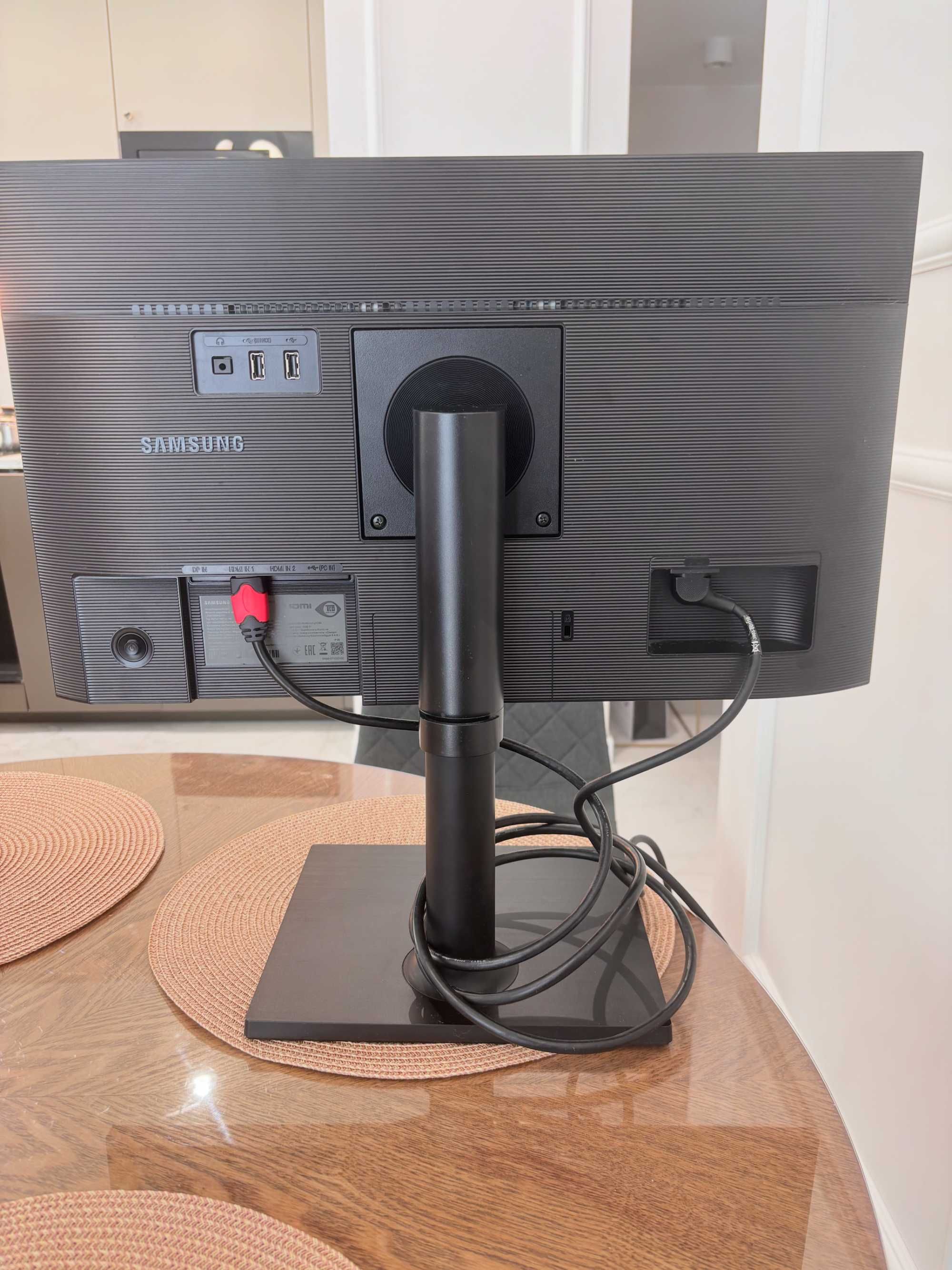 Monitor Samsung 24” LF24T450FQ | IPS, Full HD, HDMI, Pivot, Używany