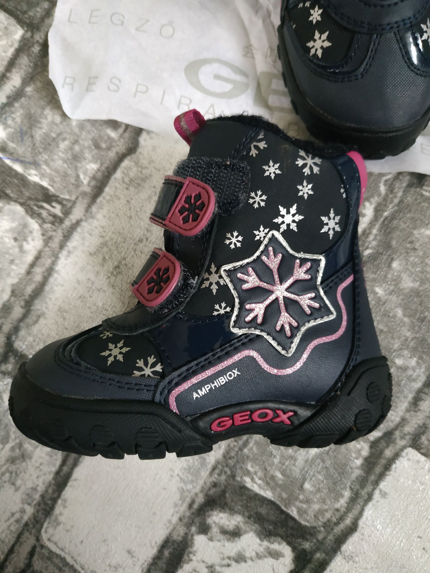 Продам зимние сапоги Geox