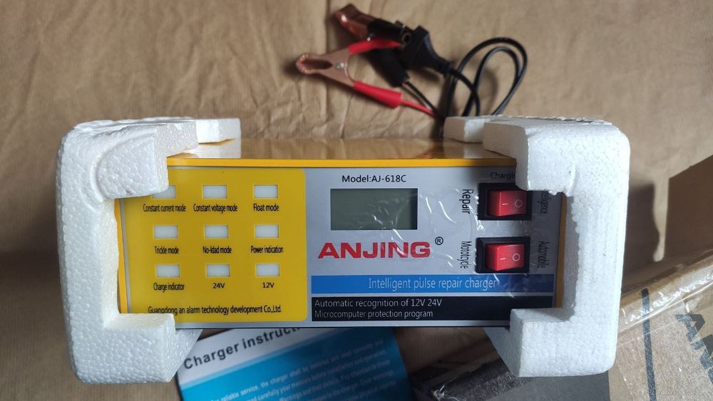 Зарядний пристрій ANJING AJ-618C 12/24В 10А для автомобільних та інших