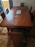 Mesa  de sala e cadeiras