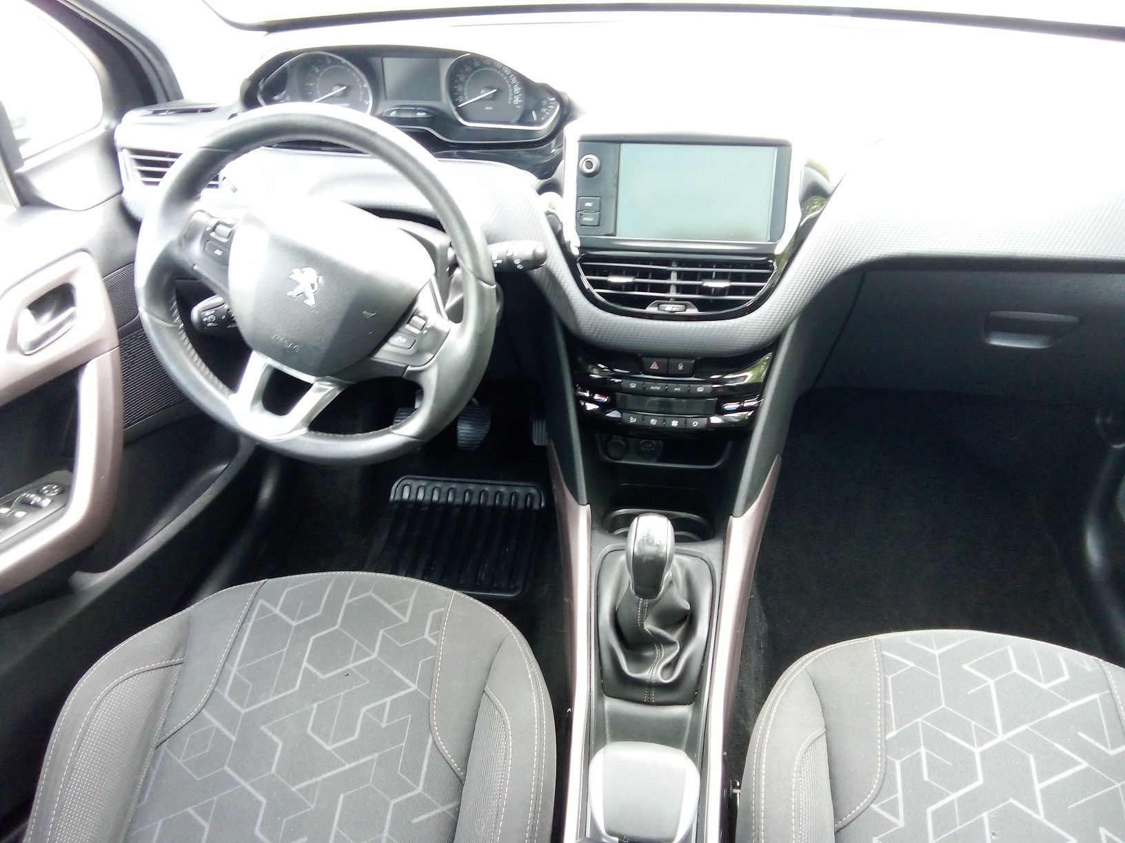 Peugeot 2008 Benzyna 2015 Rokq