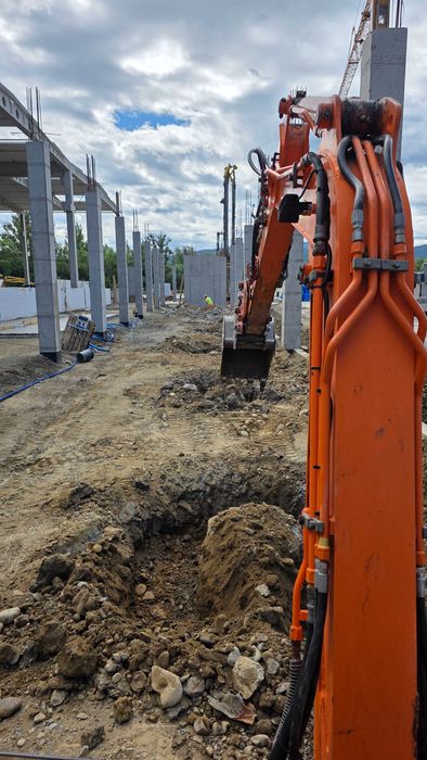 Usługi koparką 2,5t Wiertnica, transport 8t.