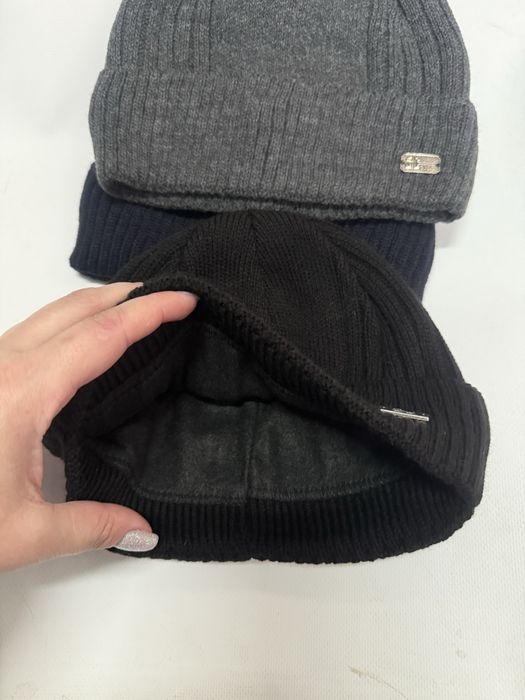 Тепла чоловіча  шапка