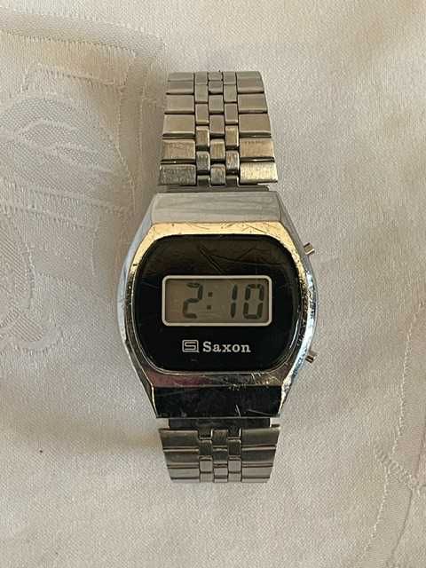 Elektryczny zegarek Saxon z lat 80