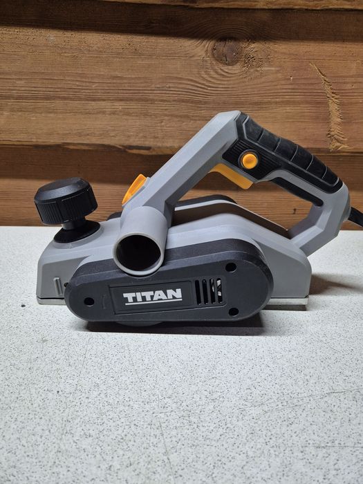 Titan Strug Elektryczny 900w