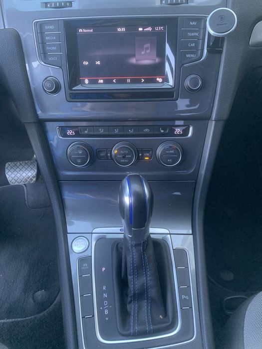 Продам Volkswagen E Golf гарний стан чудова комплектація