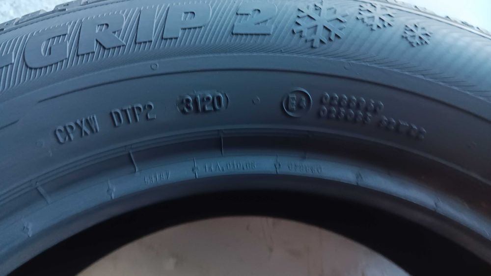 205/60/16 Semperit  master grip 2