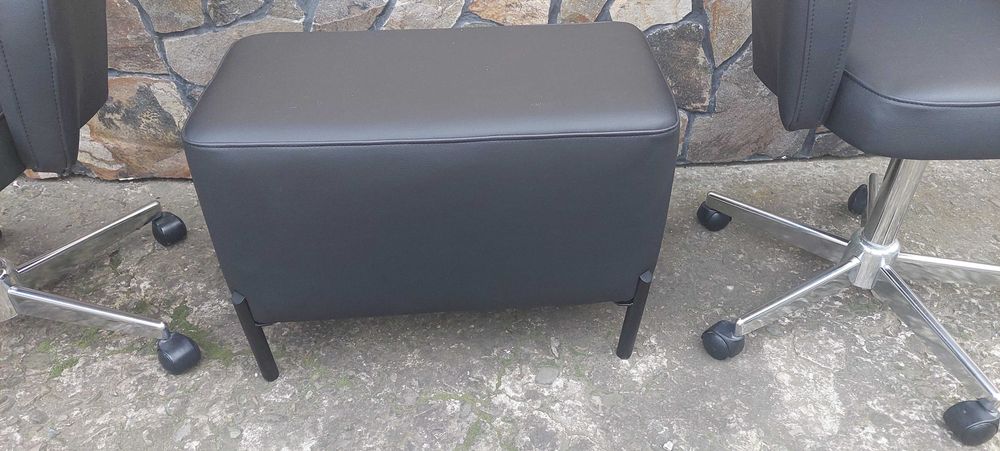 Шкіряні крісла+стіл