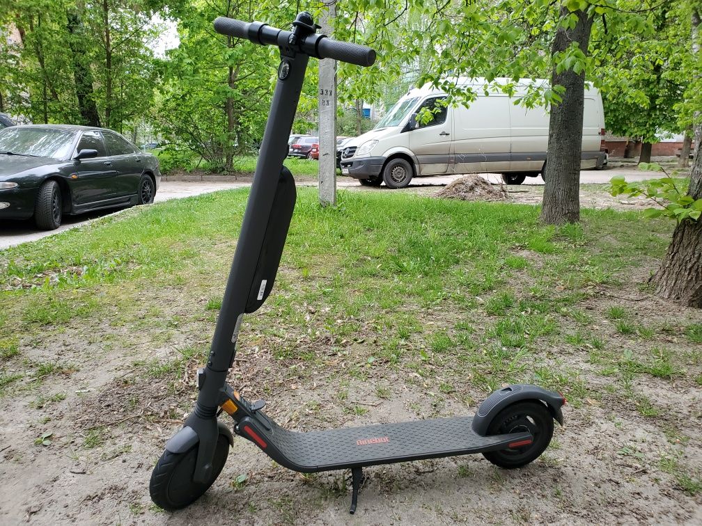 Електросамокат Ninebot Segway KickScooter E45E