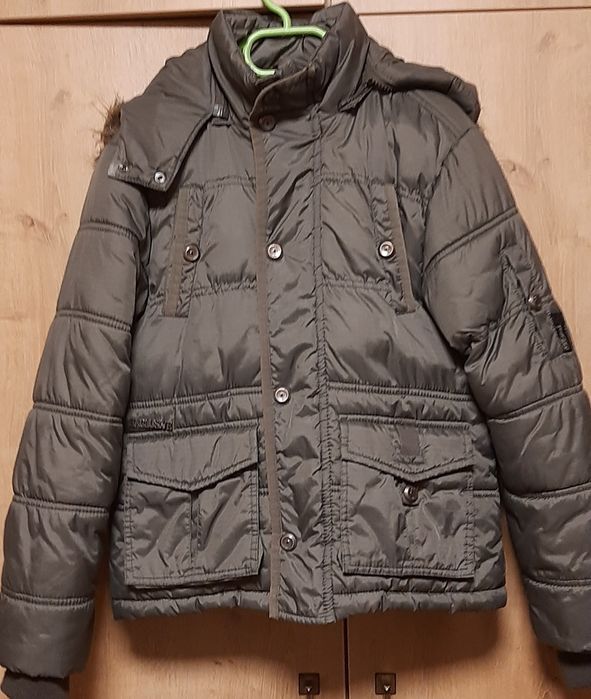 Продам зимнюю куртку на мальчика