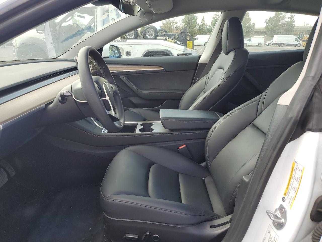 Tesla Model 3 2023 -