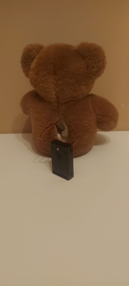 Urso de peluche interativo