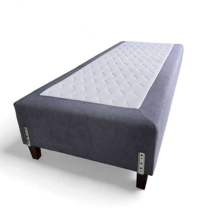 Baza hotelowa. Łóżko hotelowe. Producent